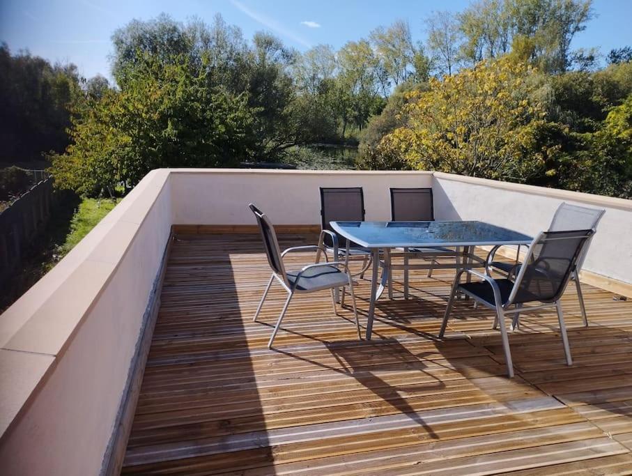 Agreable Maison Avec Parking Gratuit Apartment Amiens Exterior photo